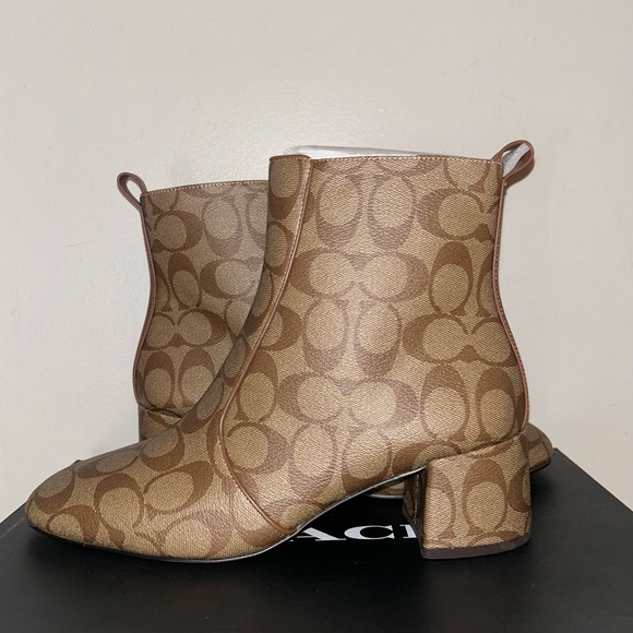 NEW! NIB COACH Noah Bootie in Signature C Canvas Khaki Size 9.5 - Picture 5 of 10